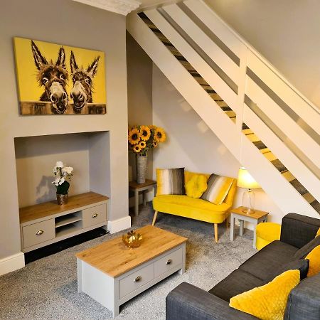 Tower Views 2 Bedroom House With Private Parking Blackpool Esterno foto