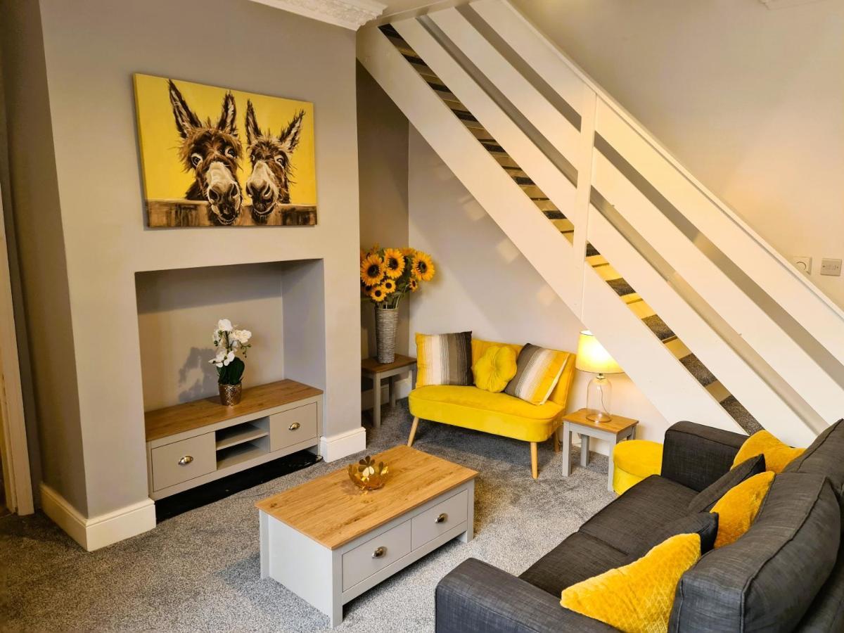 Tower Views 2 Bedroom House With Private Parking Blackpool Esterno foto
