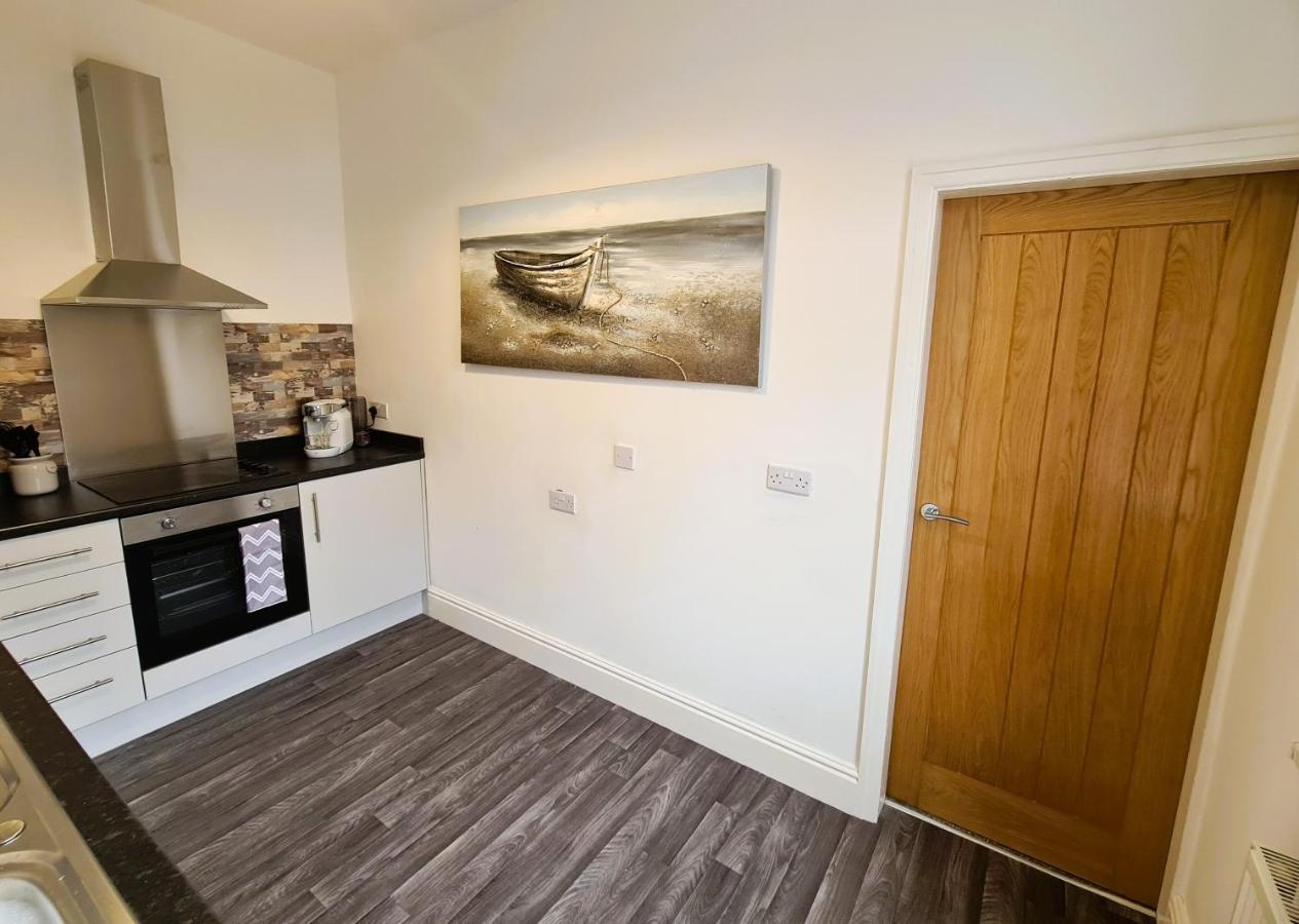 Tower Views 2 Bedroom House With Private Parking Blackpool Esterno foto