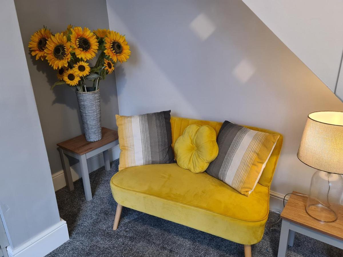 Tower Views 2 Bedroom House With Private Parking Blackpool Esterno foto