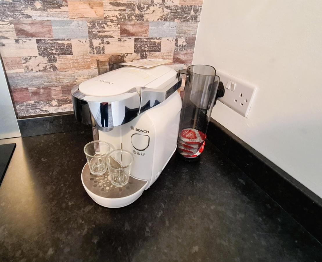 Tower Views 2 Bedroom House With Private Parking Blackpool Esterno foto