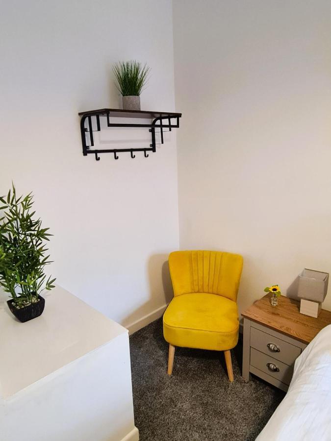 Tower Views 2 Bedroom House With Private Parking Blackpool Esterno foto
